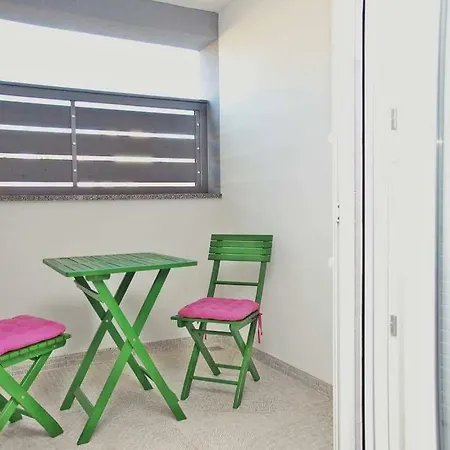 Apartma Sofia شقة